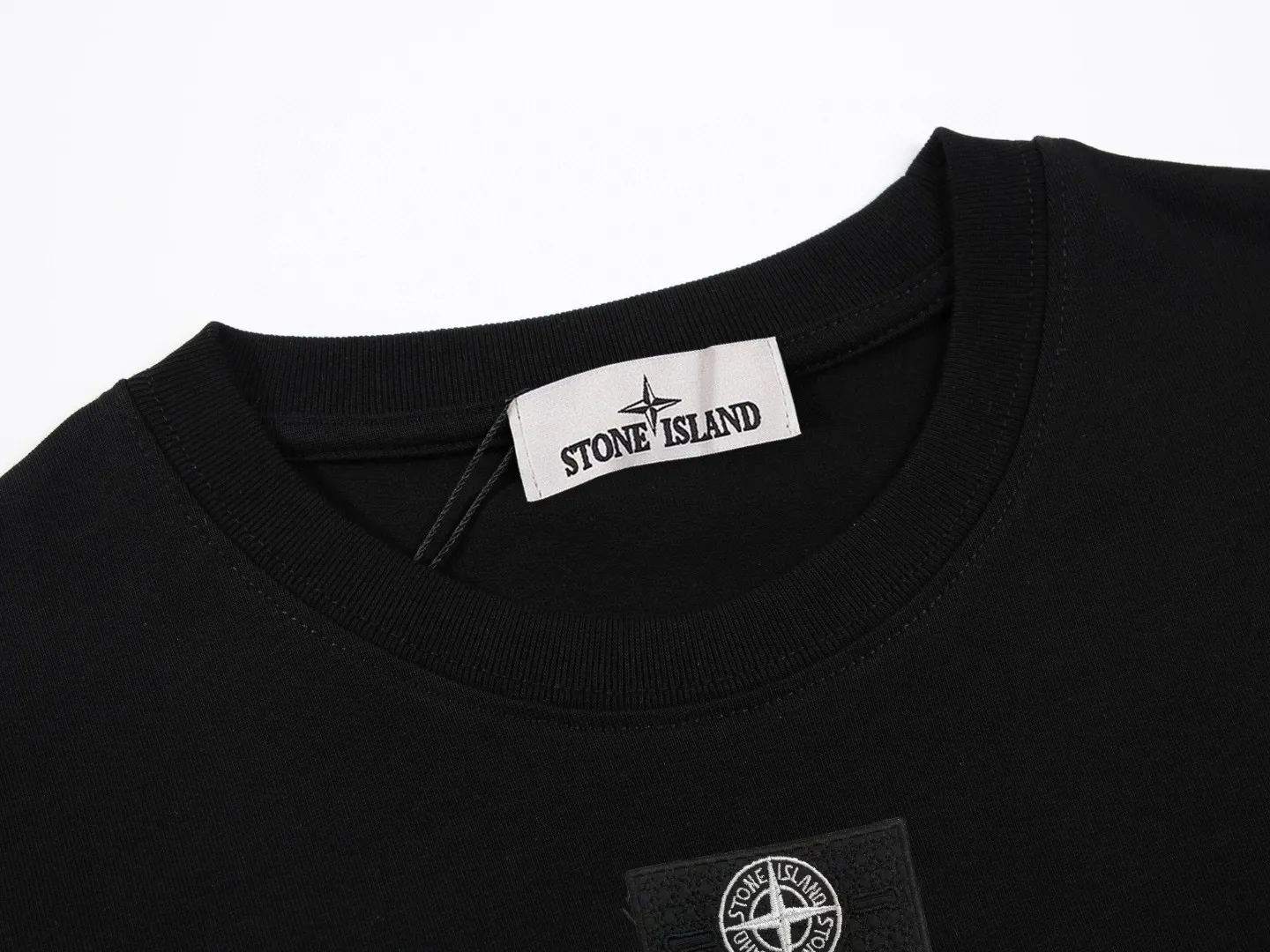 P150 STONE ISLAND Stone Island solid color logo, available at the counter, original order, fashionable and casual round neck short-sleeved T-shirt, the upper body is very unique! Eye-catching and bright, imported original fabric, 🪡 craft letter pattern decorated logo, simple yet fashionable, classic atmosphere, comfortable and breathable, handsome and stylish upper body, 2️⃣ recommended colors, size: S-2XL